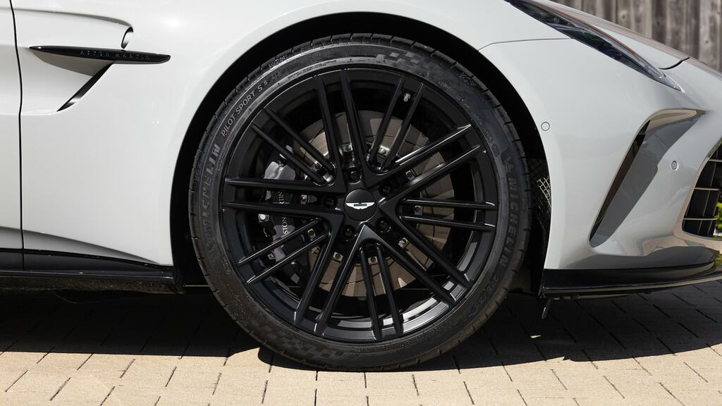 Aston Martin Vantage V8 2dr Auto Grey #6