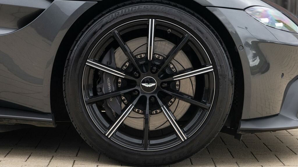 Aston Martin V8 Zf 8 Speed Silver #4