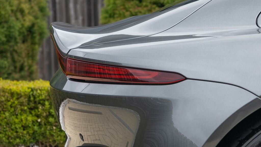 Aston Martin V8 Vantage Coupe V8 Coupe Silver #33