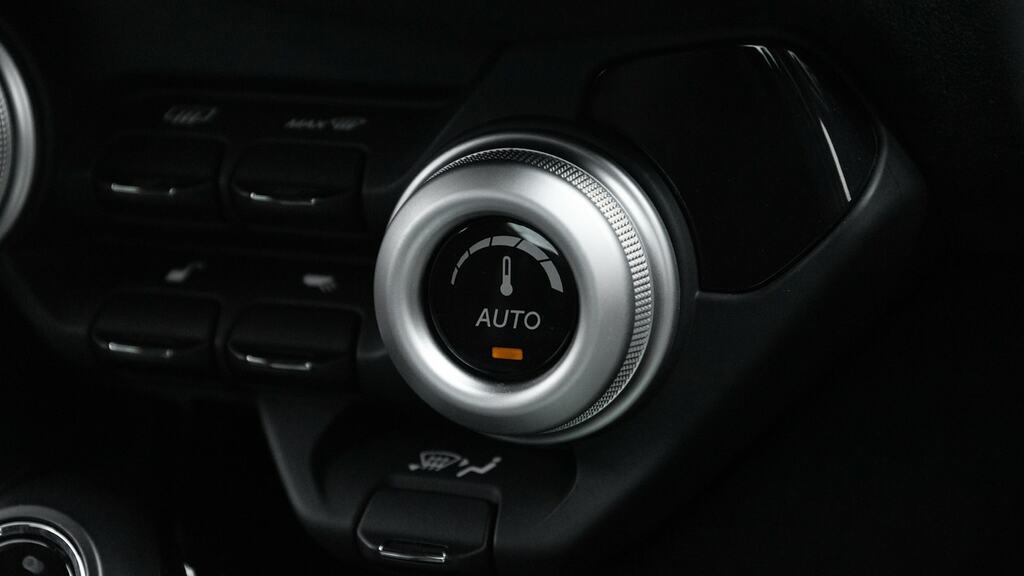 Aston Martin V8 Vantage Coupe V8 Coupe Silver #63
