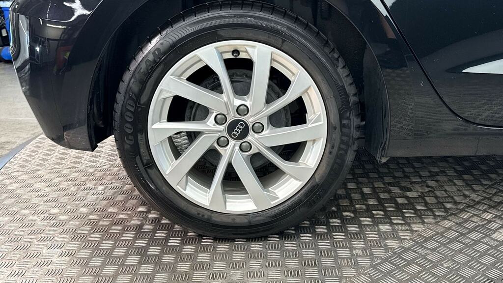 Audi A1 25 Tfsi Sport VE72OMD Black #5
