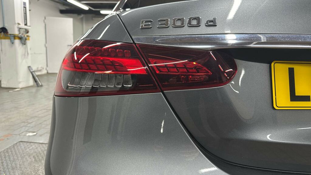 Mercedes-Benz E Class E200 Sport 9G-tronic Blue #18