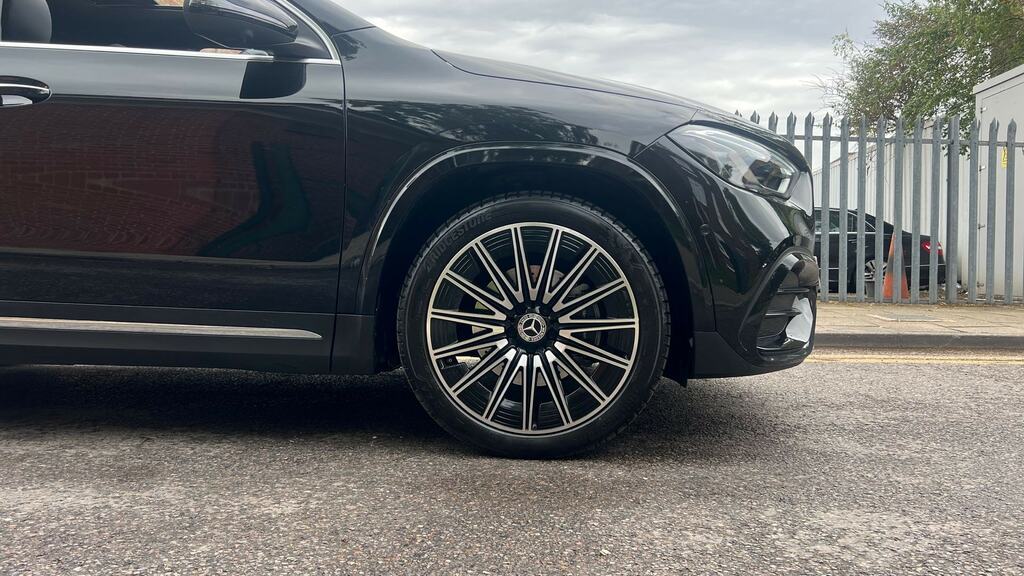 Mercedes-Benz GLA Class Gla 200 Amg Line Premium Plus Black #5