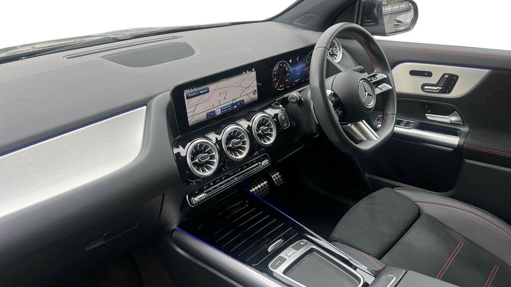 Mercedes-Benz GLA Class Gla 200 Amg Line Executive Black #8