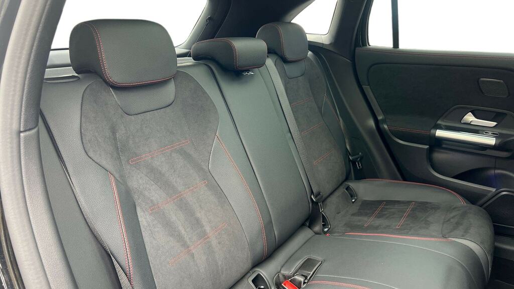 Mercedes-Benz GLA Class Gla 200 Amg Line Executive Black #12