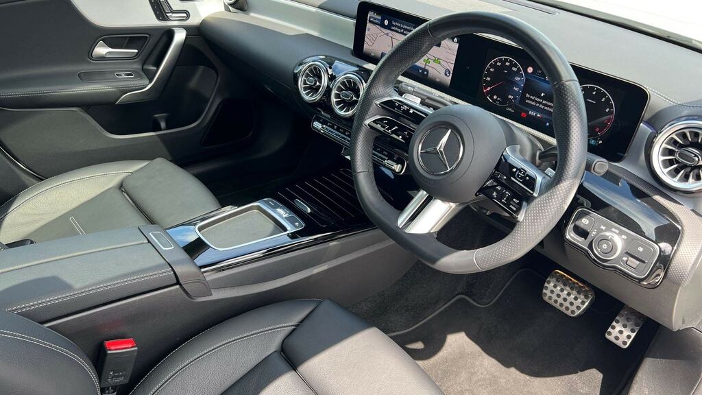 Mercedes-Benz CLA Class Cla 200 Amg Line Premium Plus Tip White #3