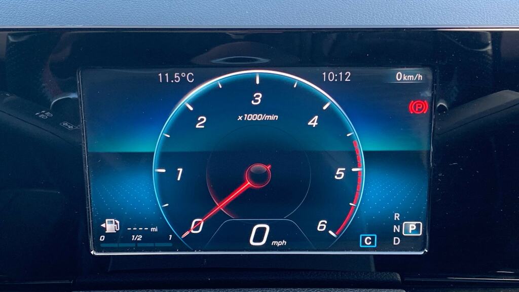 Mercedes-Benz GLA Class 200 D 4Matic Amg Line Black #13