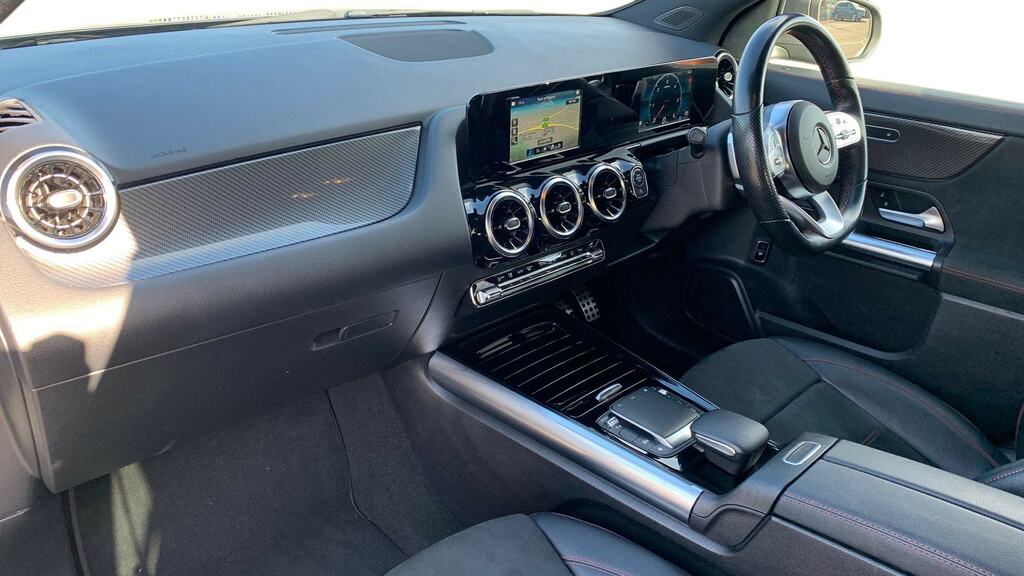 Mercedes-Benz GLA Class 200 D 4Matic Amg Line Black #8