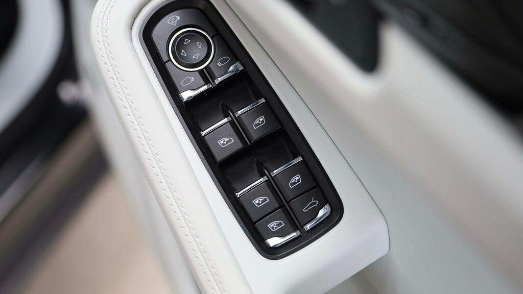 Porsche Macan Suv 2.9 T V6 Gts 202272 Silver #24