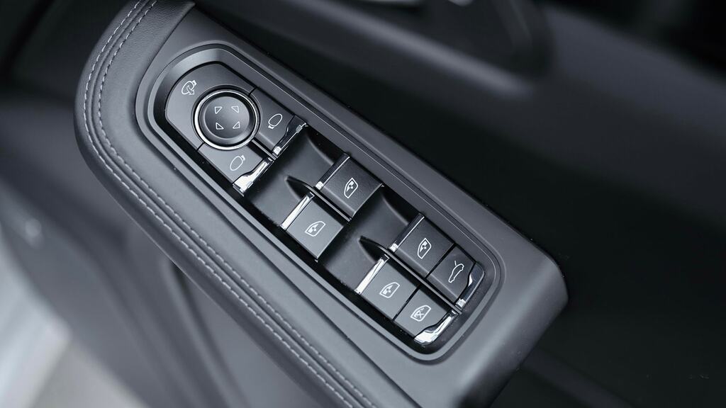 Porsche Macan 265Kw 100Kwh Grey #26