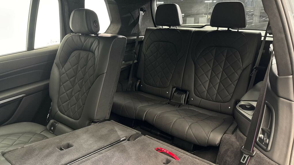 BMW X7 Xdrive40d Mht M Sport Step Black #32