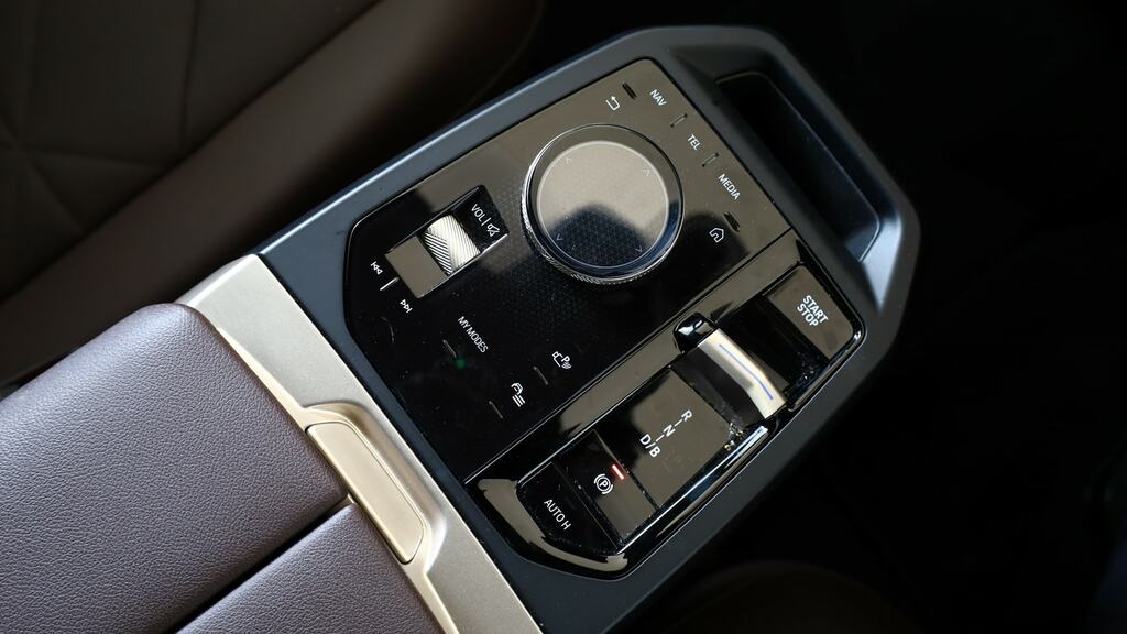 BMW iX Ix Xdrive40 M Sport White #10
