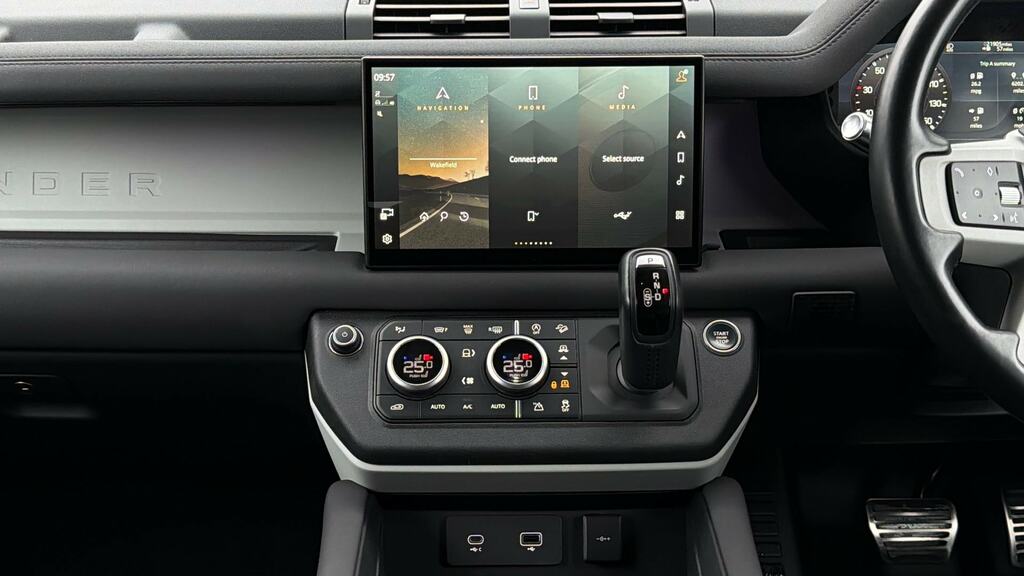 Land Rover Defender 110 Se Grey #14