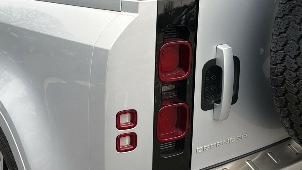 Land Rover Defender 110 Se Grey #18