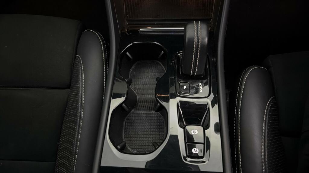 Volvo XC40 1.5L R-design Silver #14