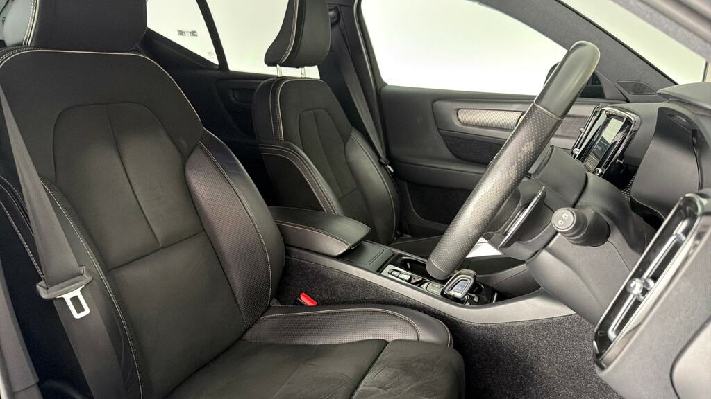 Volvo XC40 1.5L R-design Silver #10