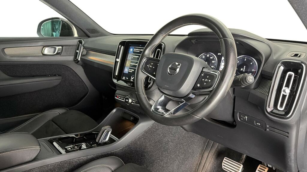 Volvo XC40 1.5L R-design Silver #9