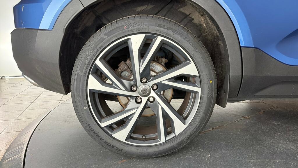 Volvo XC40 1.5L R-design Silver #24