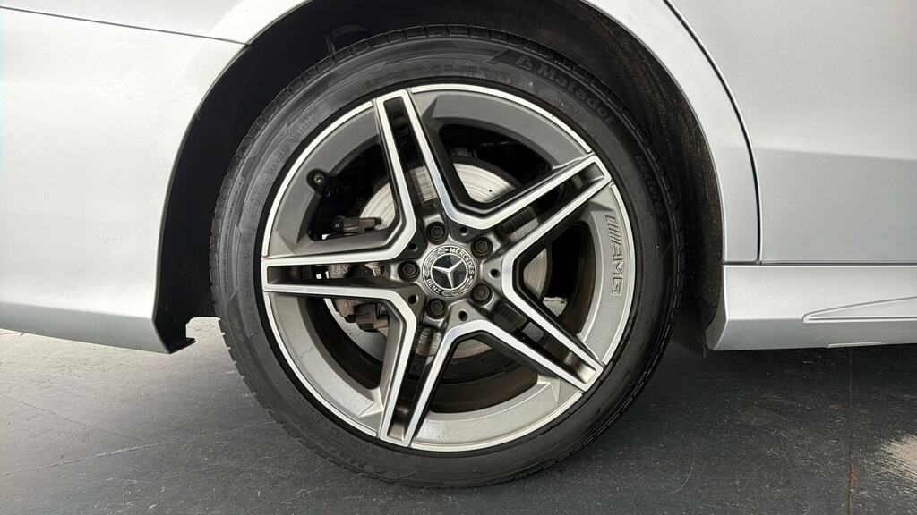 Mercedes-Benz C Class Amg C 43 4Matic Red #24