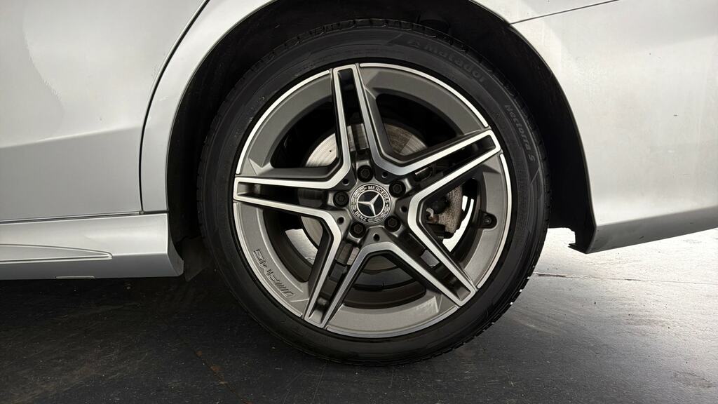 Mercedes-Benz C Class Amg C 43 4Matic Red #25