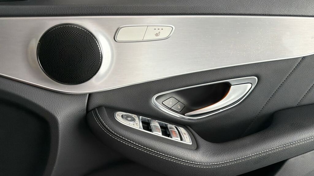 Mercedes-Benz C Class Amg C 43 4Matic Red #21