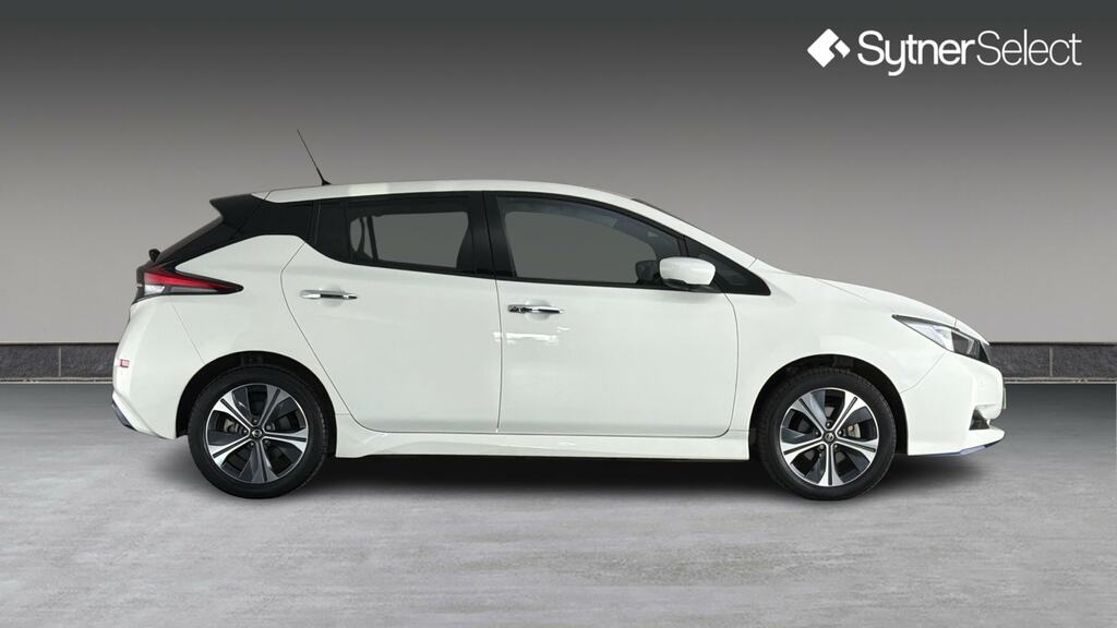 Nissan Leaf 160Kw E N-tec 62Kwh White #3