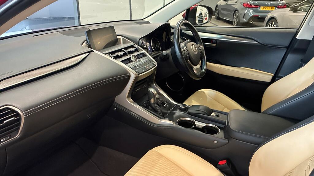 Lexus NX 300H 2.5 Sport Cvt Silver #11