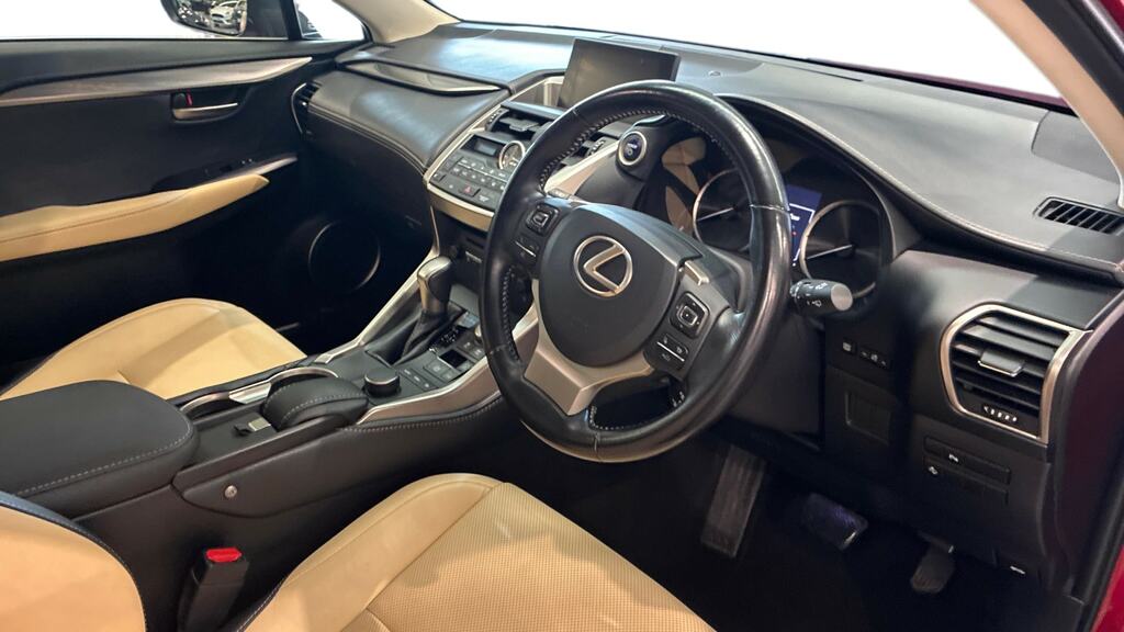 Lexus NX 300H 2.5 Sport Cvt Silver #9