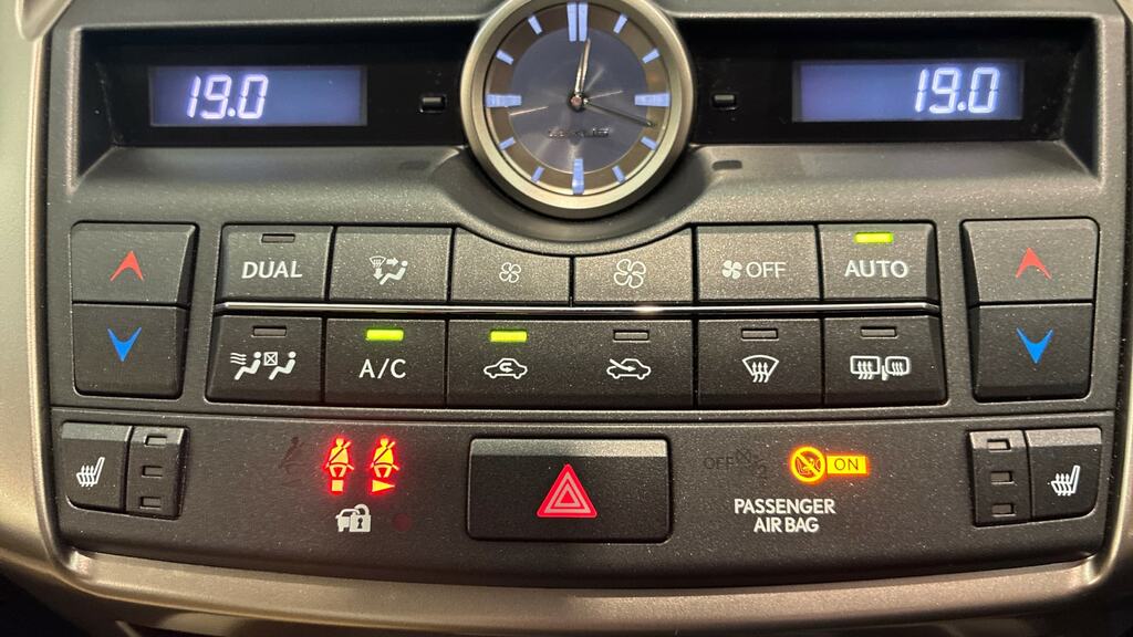 Lexus NX 300H 2.5 Sport Cvt Silver #16