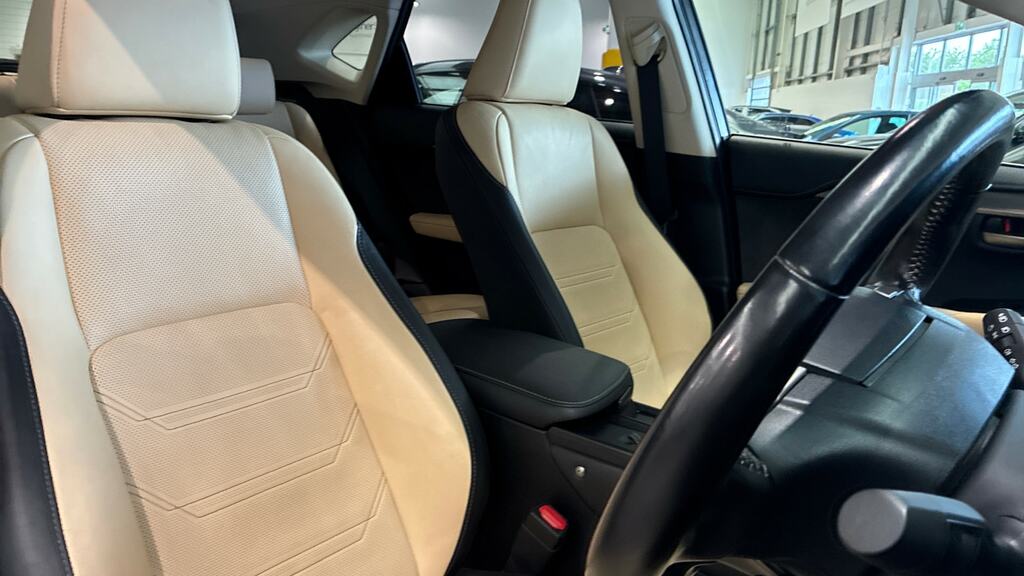 Lexus NX 300H 2.5 Sport Cvt Silver #10