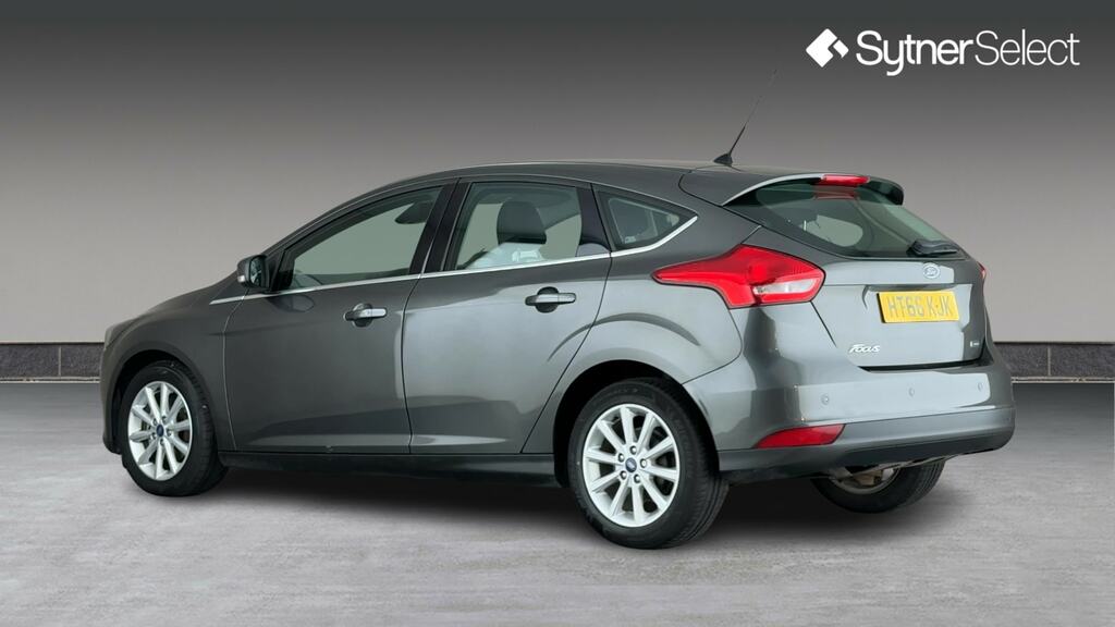Ford Focus 1.0 Ecoboost 125 Titanium Black #2