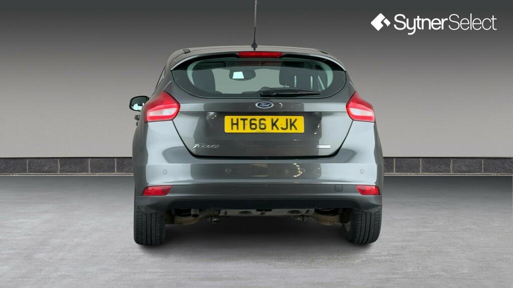 Ford Focus 1.0 Ecoboost 125 Titanium Black #4