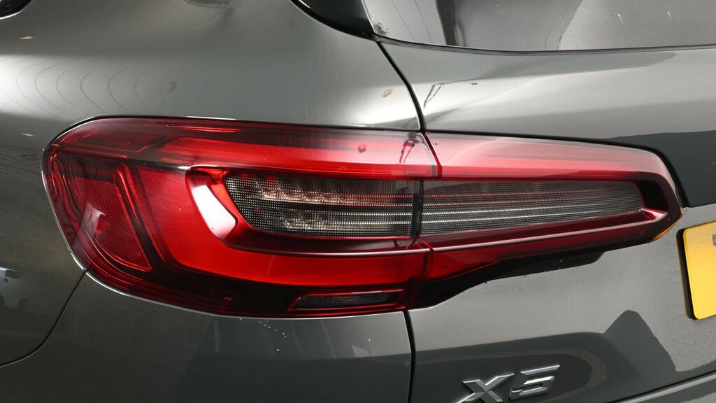 BMW X5 Xdrive M50i Black #21
