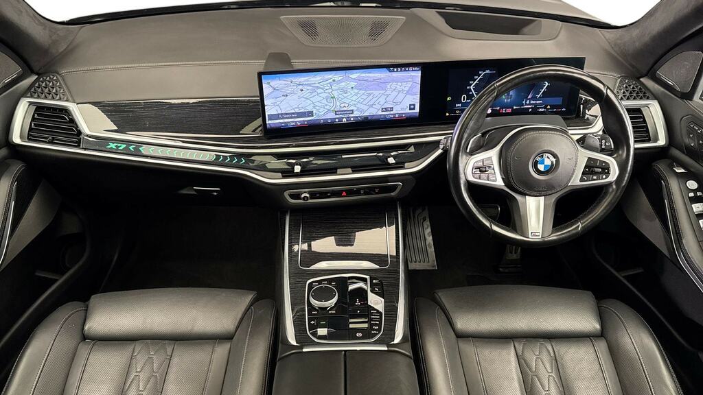 BMW X7 Xdrive40i Mht M Sport Step Black #4