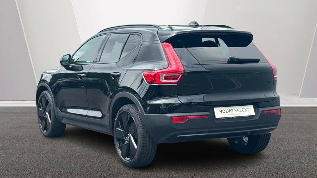 Volvo XC40 2.0 B3p Plus Black Edition MJ75JKO Black #2