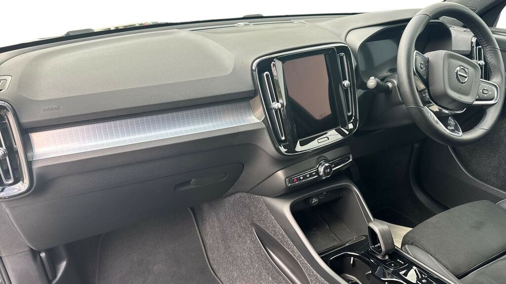 Volvo XC40 2.0 B3p Plus Black Edition MM75PEO Black #4
