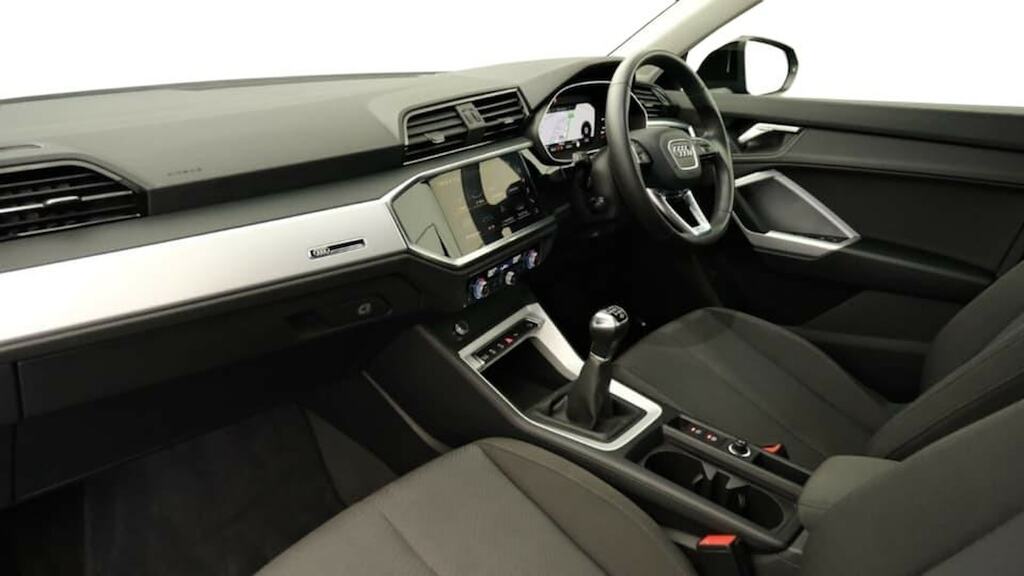 Audi Q3 35 Tfsi Technik Comfortsound Pack Black #2