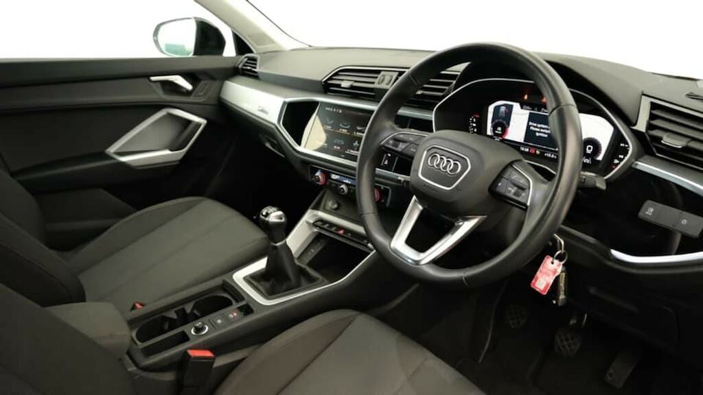 Audi Q3 35 Tfsi Technik Comfortsound Pack Black #6