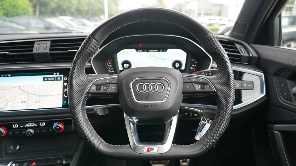 Audi Q3 1.5 Tfsi Cod 35 Black Edition Suv S Tro Black #10