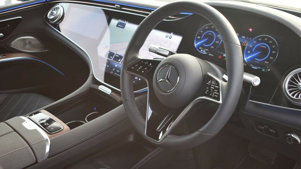 Mercedes-Benz EQS Eqs 350 215Kw Business Class 96Kwh Black #3