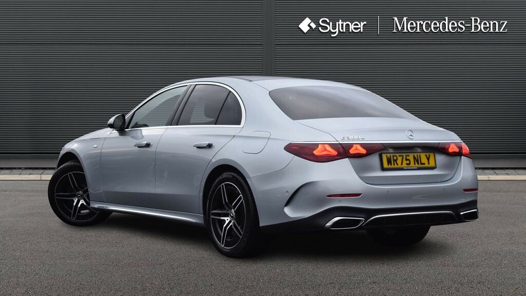 Mercedes-Benz E Class E300e Amg Line Premium 9G-tronic Silver #2