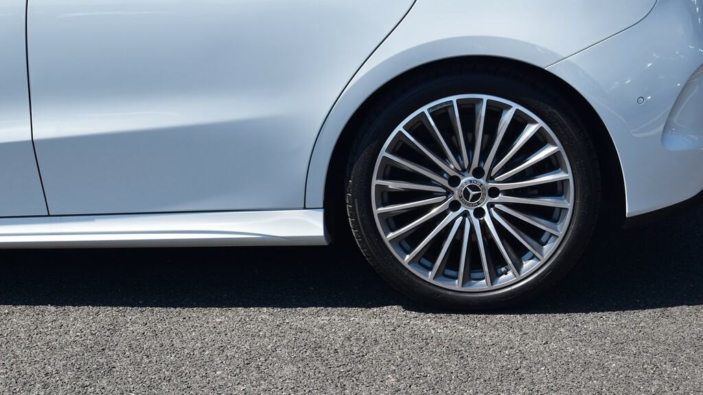 Mercedes-Benz B Class B200 Amg Line Premium Plus White #5