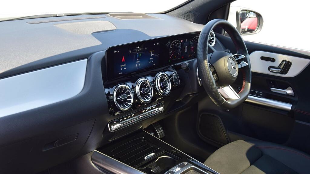 Mercedes-Benz B Class B200 Amg Line Premium Plus White #3