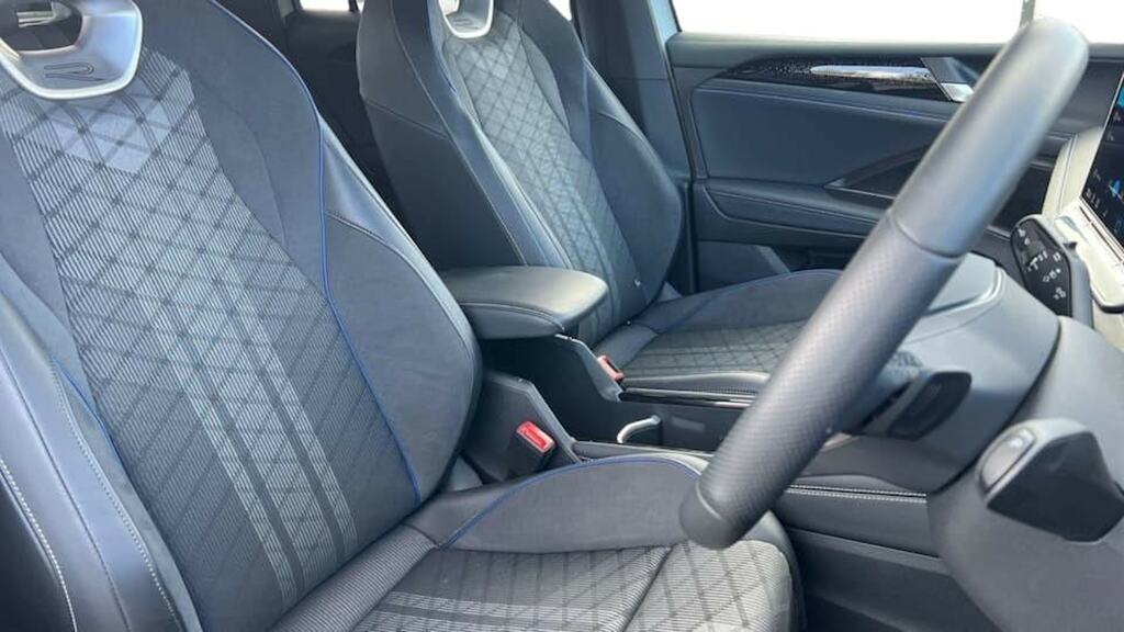 Volkswagen Tiguan Elegance Launch Edition White #15