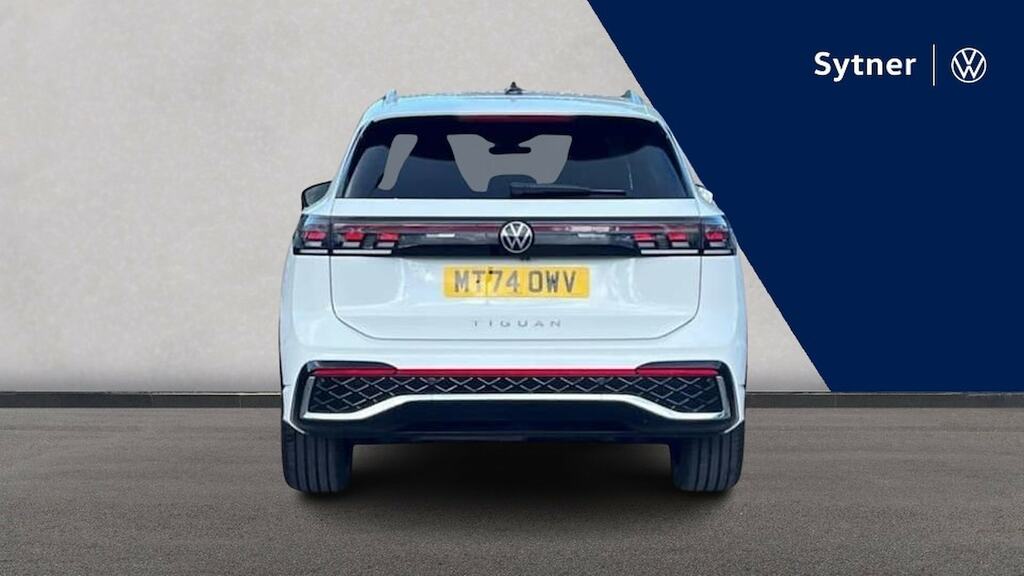 Volkswagen Tiguan Elegance Launch Edition White #8
