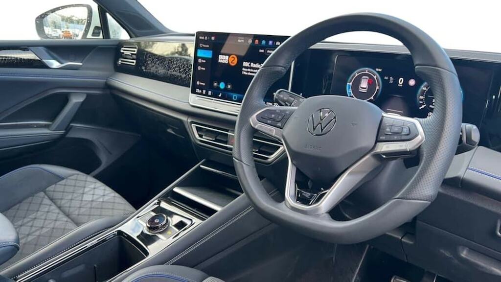 Volkswagen Tiguan Elegance Launch Edition White #6