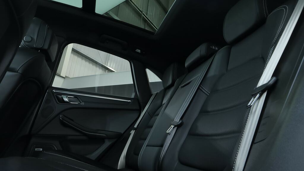 Porsche Macan 100Kwh Suv 360 Ps Silver #20