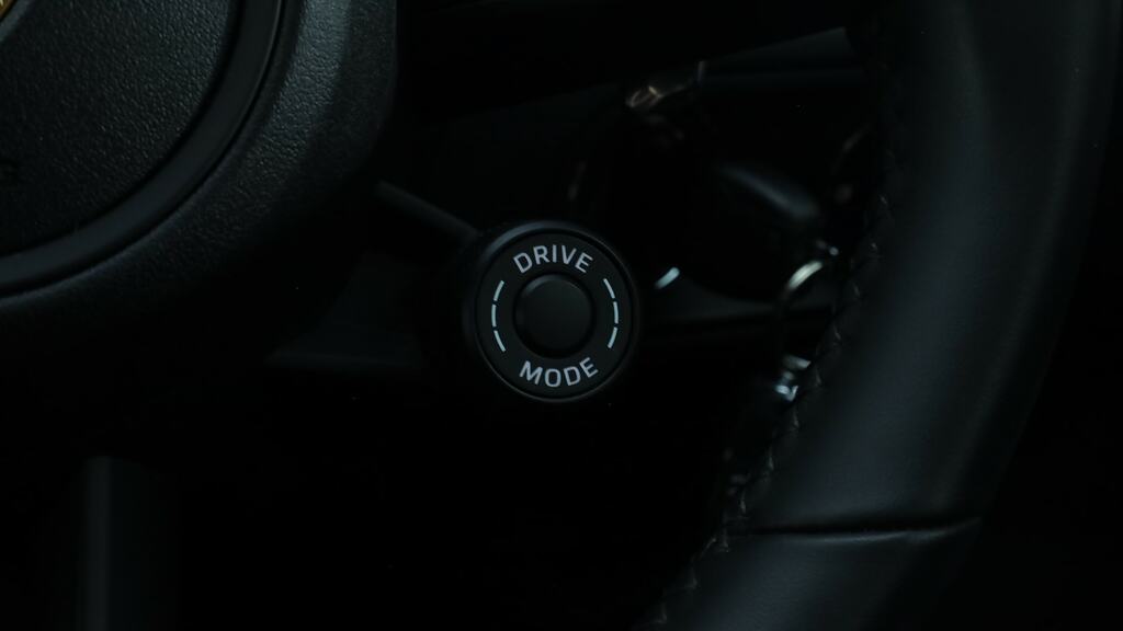 Porsche Macan 100Kwh Suv 360 Ps Silver #17