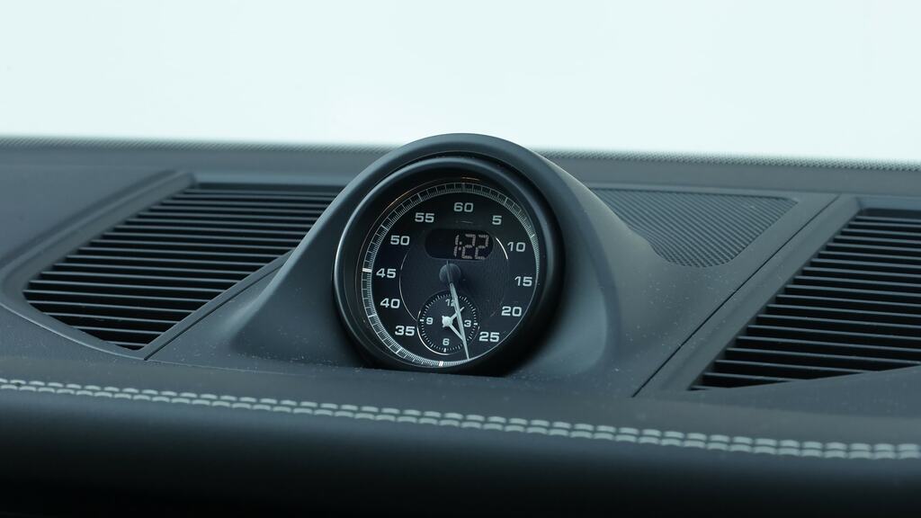Porsche Macan 100Kwh Suv 360 Ps Silver #10
