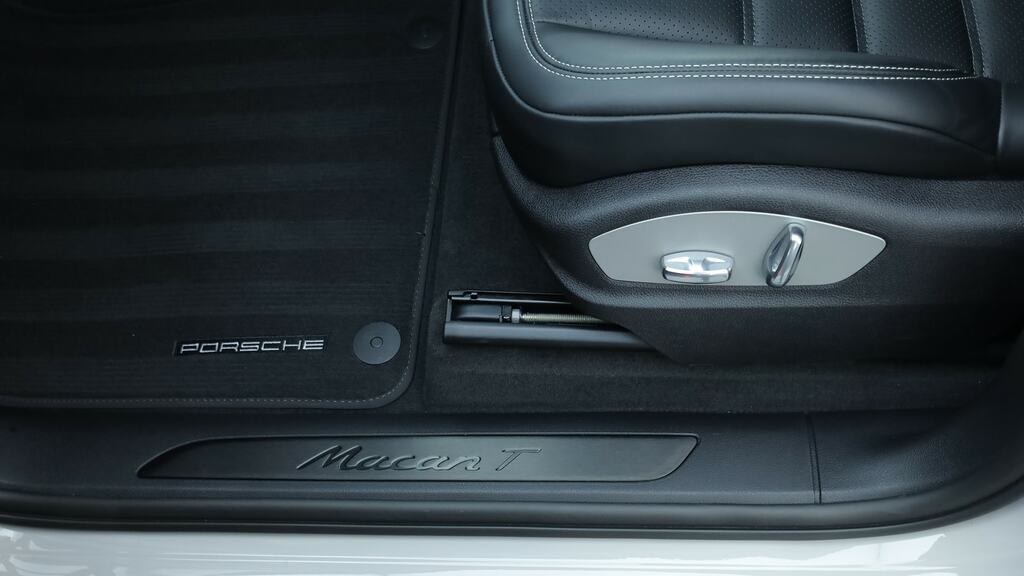 Porsche Macan 100Kwh Suv 360 Ps Silver #23